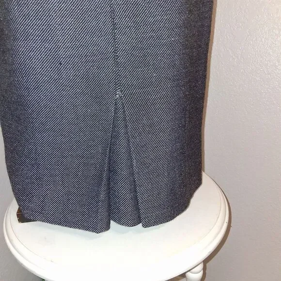 Louis Feraud Gray 2 Piece Jacket & Midi Skirt Set Size 8 - Picture 10 of 16